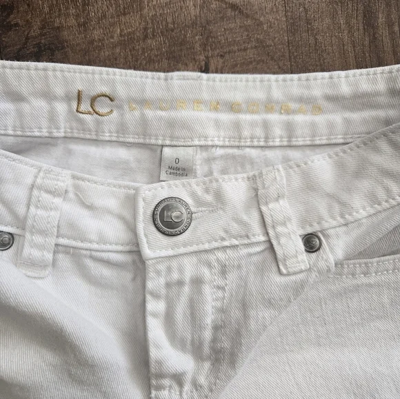 Lauren Conrad White  Women's Shorts Sz 0 Frayed Hem - Picture 9 of 9